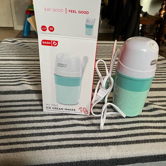 Personal Ice Cream Maker!-DASH - Picture 2 of 2